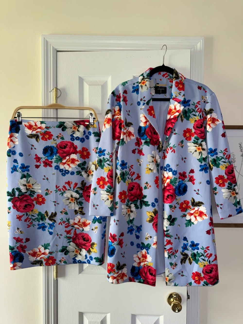 Tahari Floral Light Blue Women's Suit Skirt Set